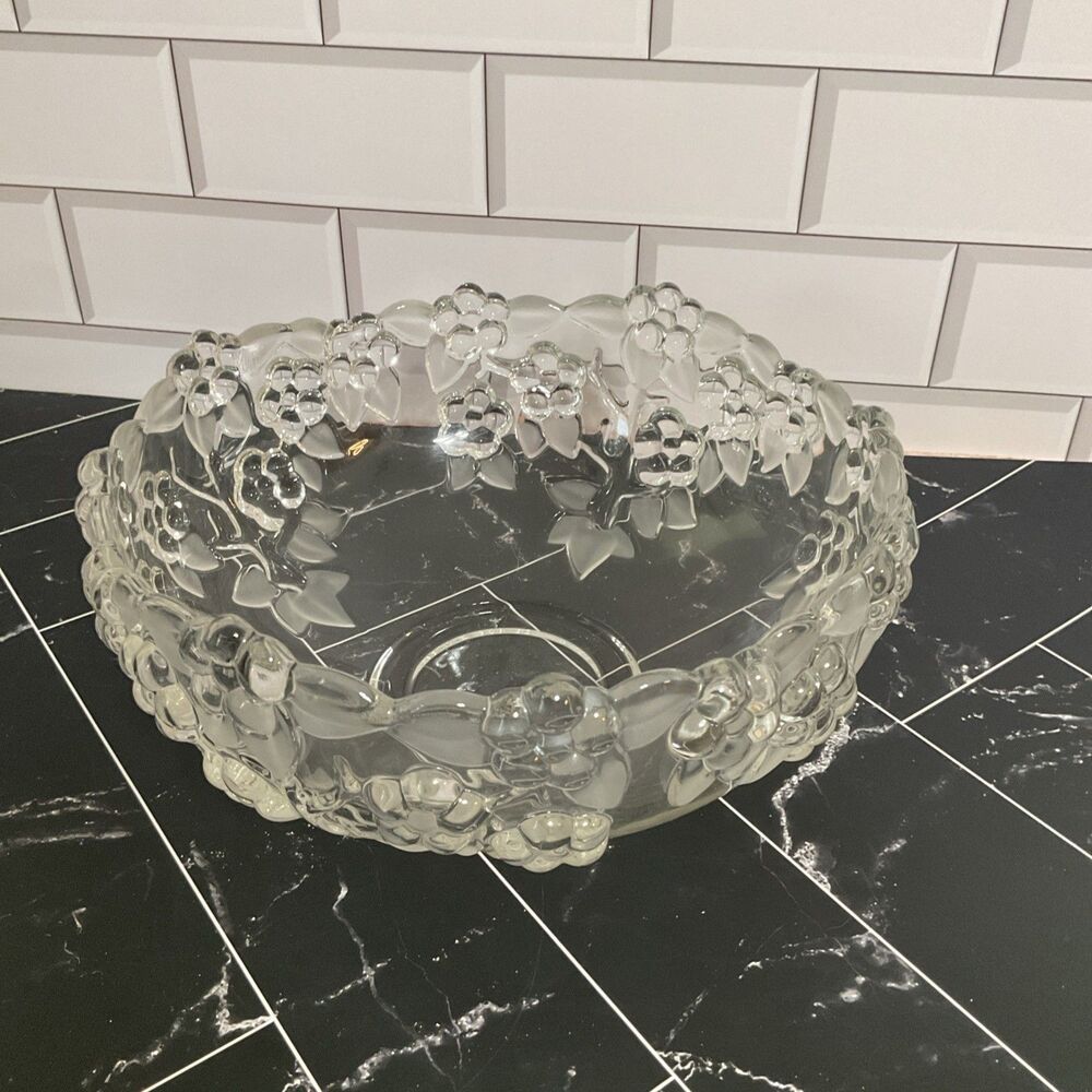 Mikasa Crystal Glass Bowl Carmen Pattern Embossed Flowers Frosted Leaves 8.50”